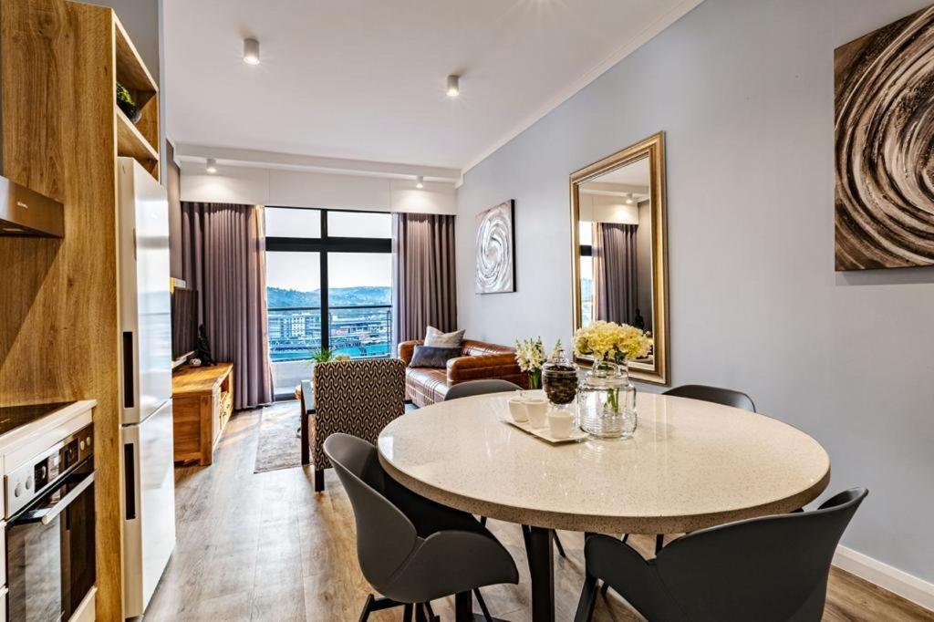 Menlyn Maine Residence Unit 1419 Pretoria-Noord Buitenkant foto