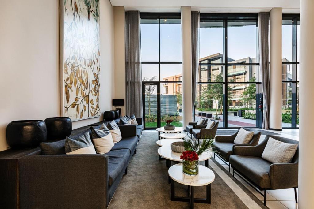 Menlyn Maine Residence Unit 1419 Pretoria-Noord Buitenkant foto