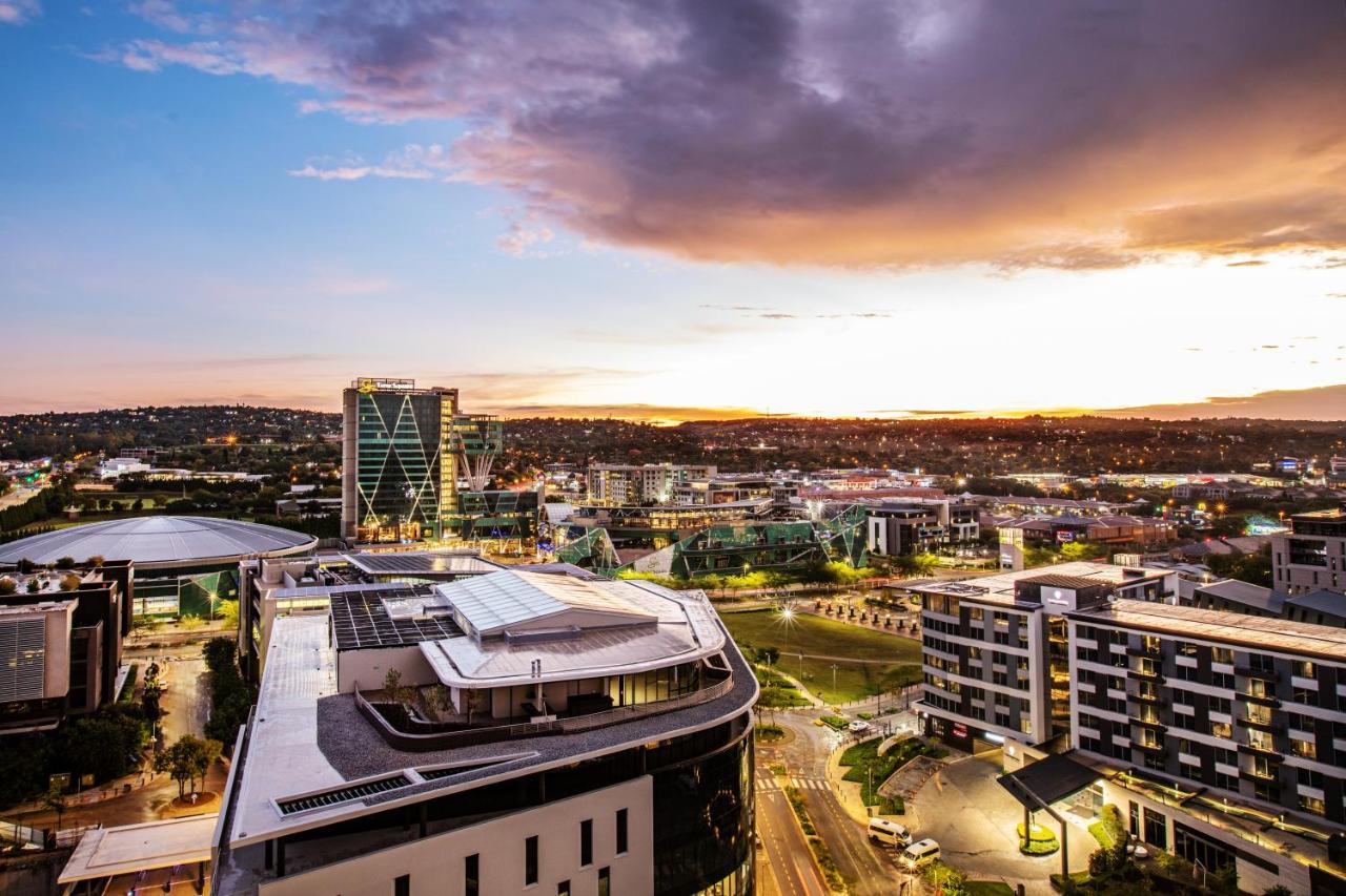 Menlyn Maine Residence Unit 1419 Pretoria-Noord Buitenkant foto